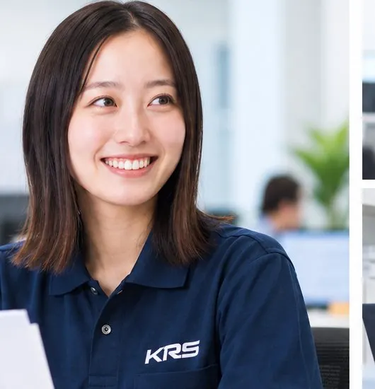 事務所で働く総務の社員